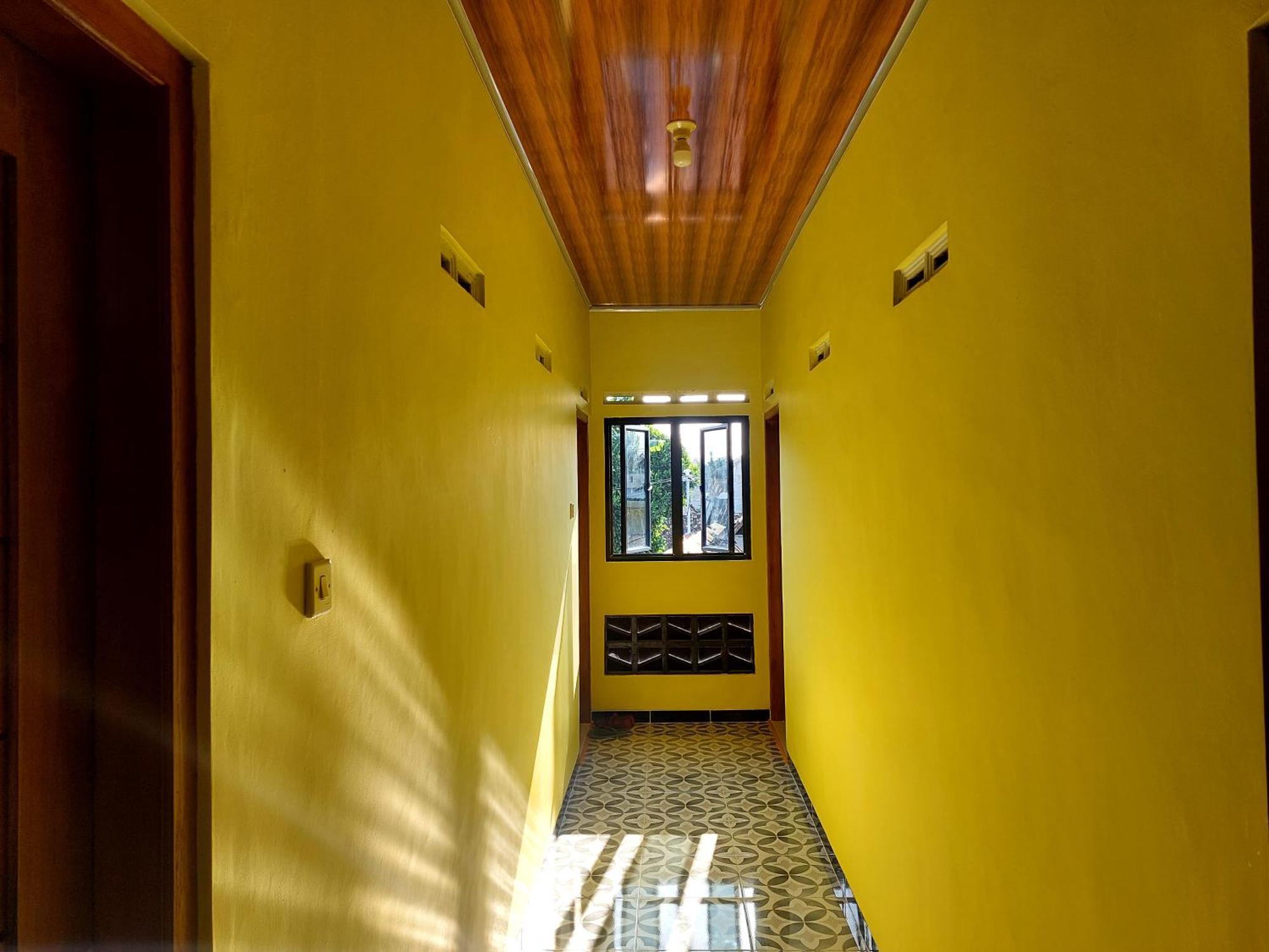 Griya Tugu Jogja Syariah Hotel Yogyakarta Exterior photo